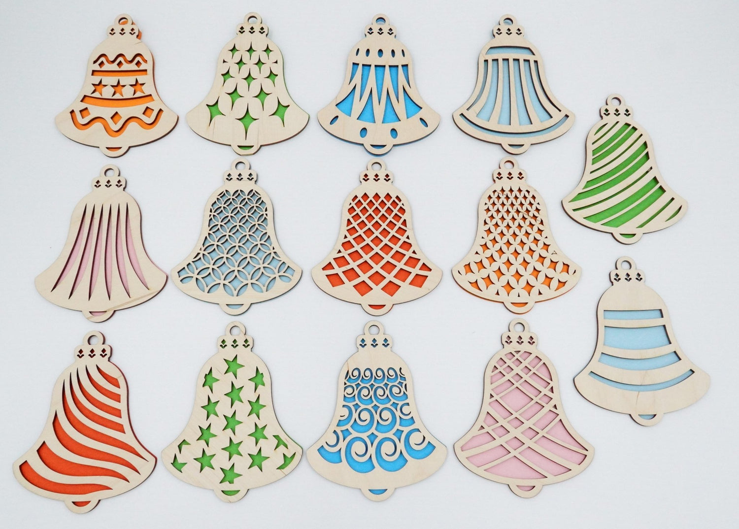 Holz-Weihnachtsanhänger Glocke mit Lasergravur, handgefertigt in Niederbayern