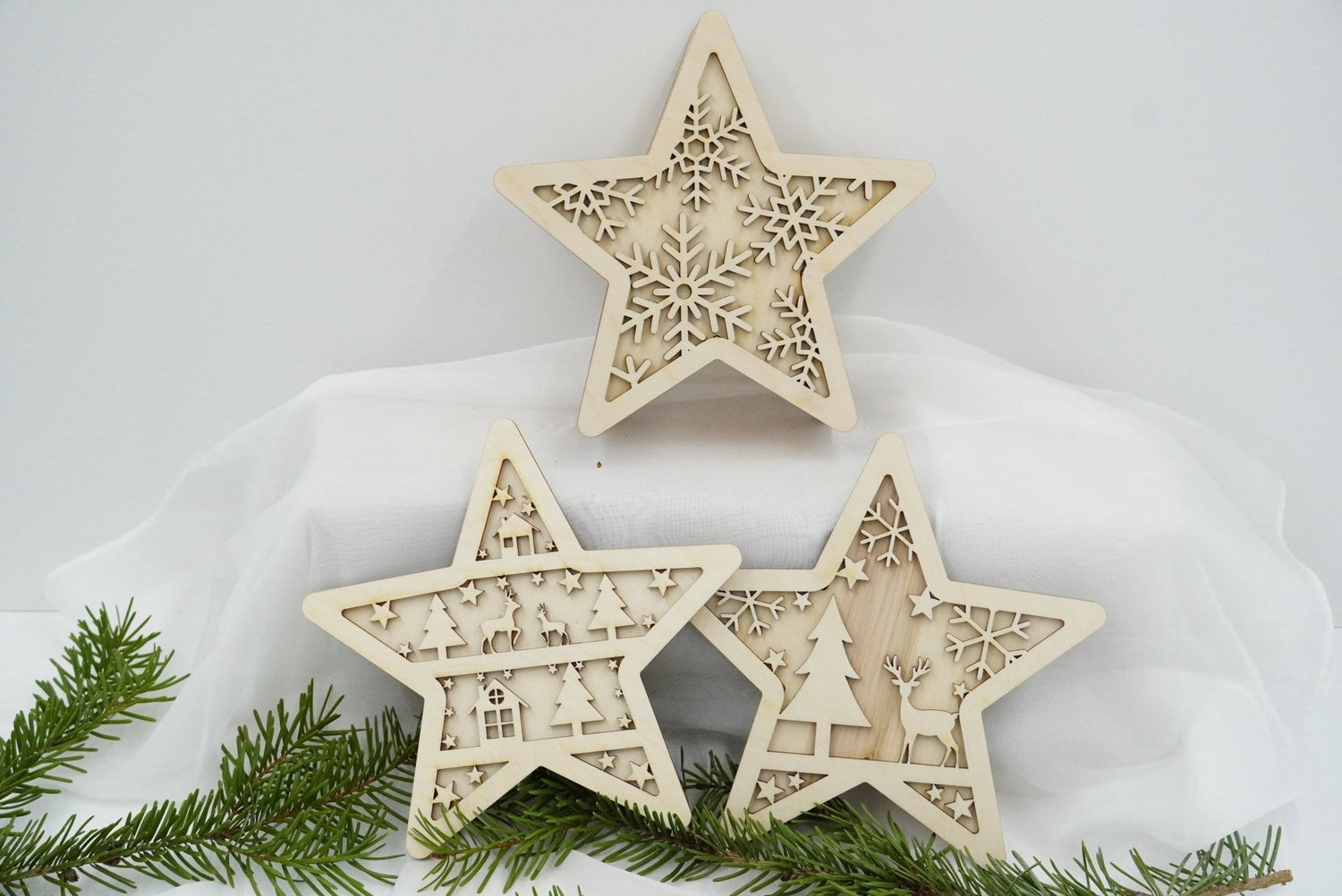 Geschenkbox Stern aus Holz mit Gravur, handgefertigt in Niederbayern, ideales Weihnachtsgeschenk
