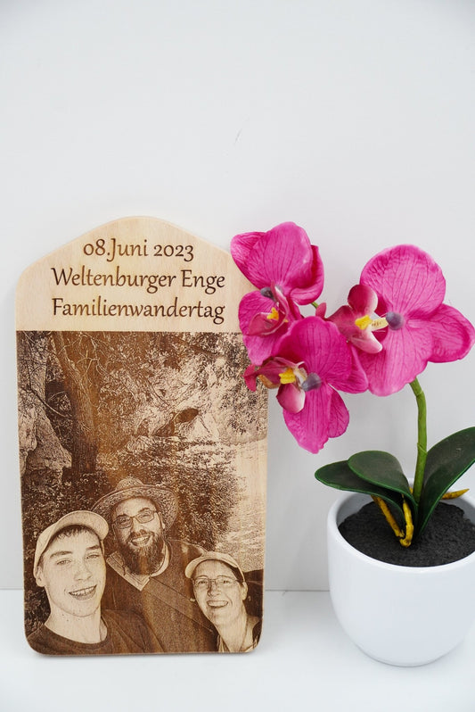Fotogravur auf Buchenholzbrett mit individuellem Motiv, personalisierte Lasergravur, lokal gefertigt in Niederbayern