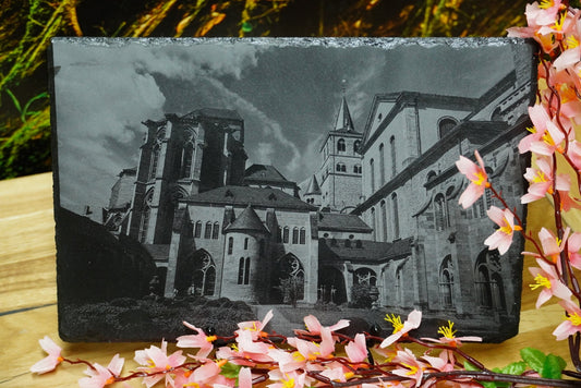 Individuelle Fotogravur auf Schieferplatte ca. 20*20 cm + 2 x 30*20 cm mit rustikaler Holzschwarte längs – Dein Foto als Kunstwerk - RJC - Circle