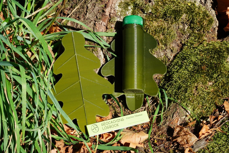 Geocaching-Versteck Eichenblatt aus 3D-gedrucktem PLA, nachhaltig, wetterfest, Made in Germany – ideal für Outdoor-Schatzsuchen