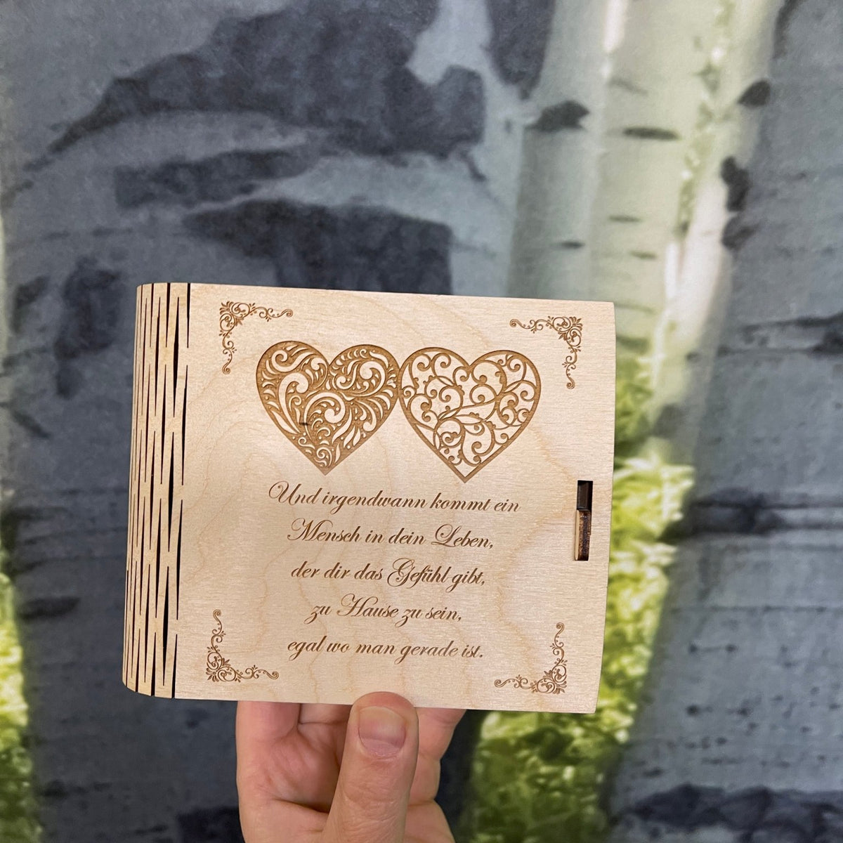 personalisierbare Geschenkbox mit Verschluss aus Holz für Hochzeit