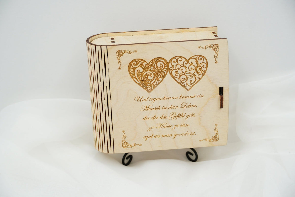 personalisierbare Geschenkbox mit Verschluss aus Holz für Hochzeit