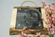 Personalisierte Fotogravur auf Schiefer mit Eichenholzschwarte und waagerechter Rinde, Wandbild mit eigenem Foto von RJC-Circle aus Niederbayern Schiefer 20x20 cm