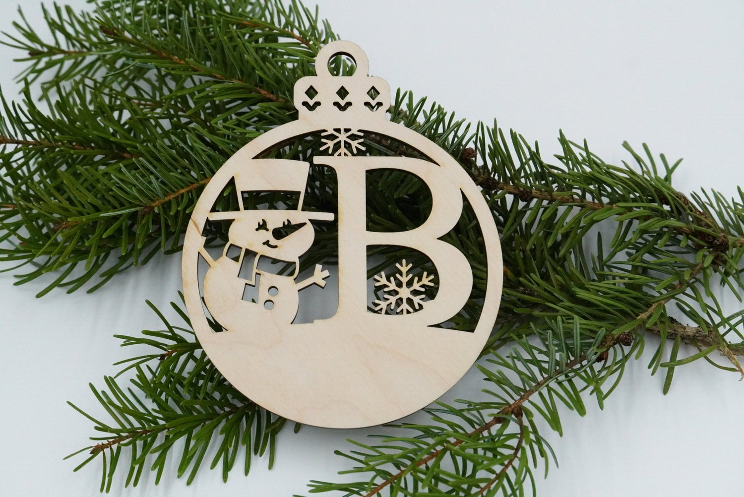 Christbaumschmuck "Schneemann" Buchstabe A bis M - personalisiert - RJC - Circle