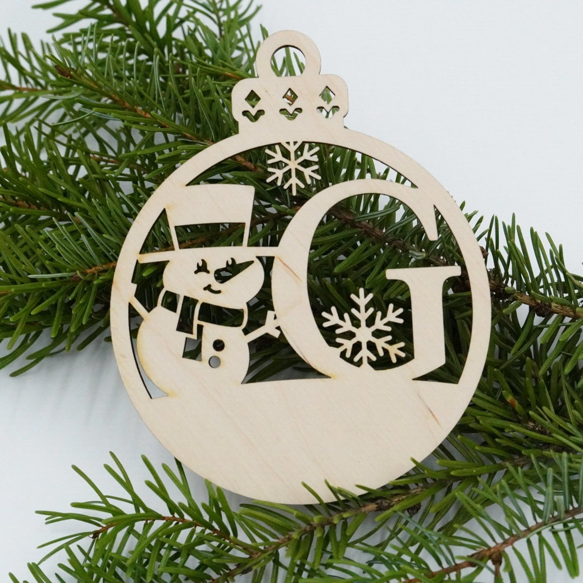 Christbaumschmuck "Schneemann" Buchstabe A bis M - personalisiert - RJC - Circle