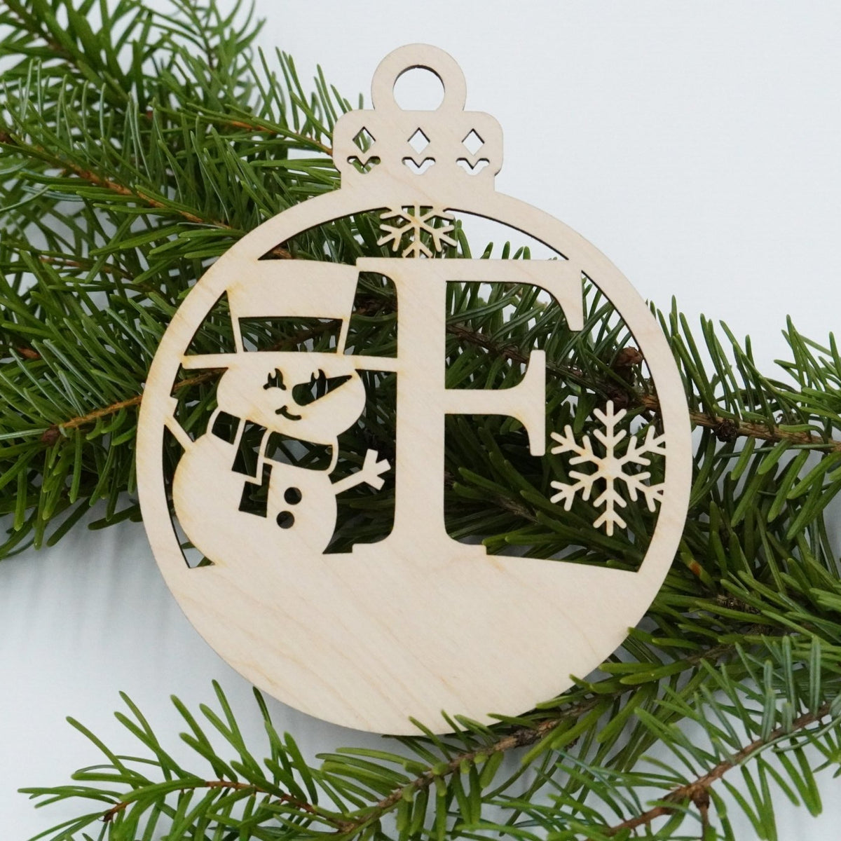 Christbaumschmuck "Schneemann" Buchstabe A bis M - personalisiert - RJC - Circle