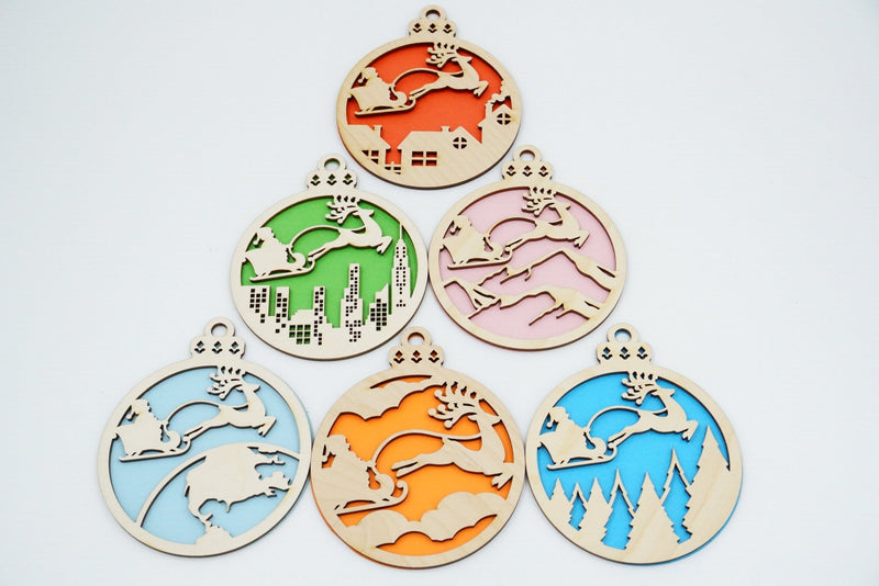 Weihnachtsbaumschmuck Weihnachtsmann on Tour aus Holz mit Lasergravur, gefertigt in Niederbayern