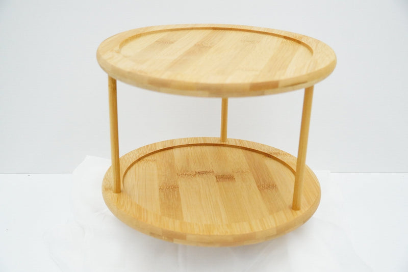 Zweistufige Bambus-Etagere mit Drehteller, nachhaltig gefertigt in Niederbayern, Servierplatte für Kuchen, Snacks oder Dekoration