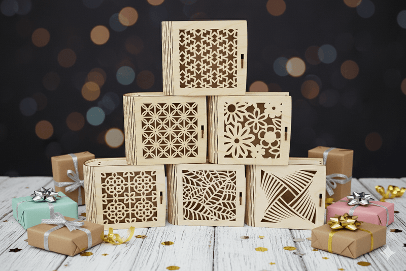 Personalisierte Geschenkbox aus Holz mit Gravur, handgefertigt in Niederbayern, ideal als Gutscheinbox oder für kleine Geschenke.