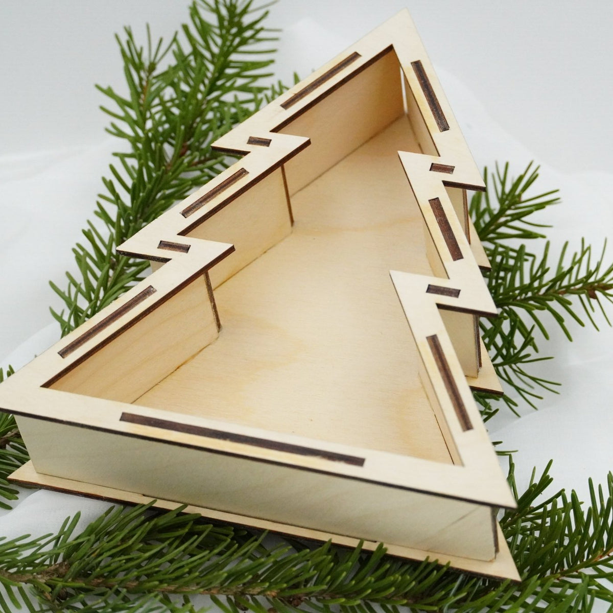 Geschenkbox Tanne - personalisierbar - RJC - Circle