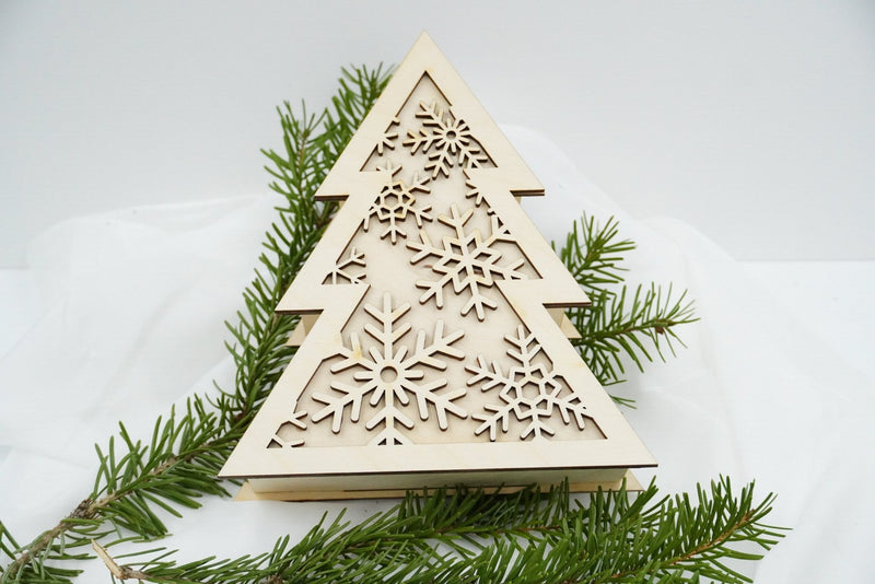 Geschenkbox Tanne - personalisierbar - RJC - Circle