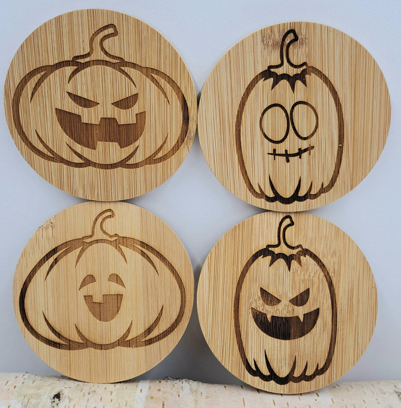 Runder Bambus-Untersetzer mit Kürbis-Gravur – Halloween Deko aus Bambus, lokal graviert in Niederbayern