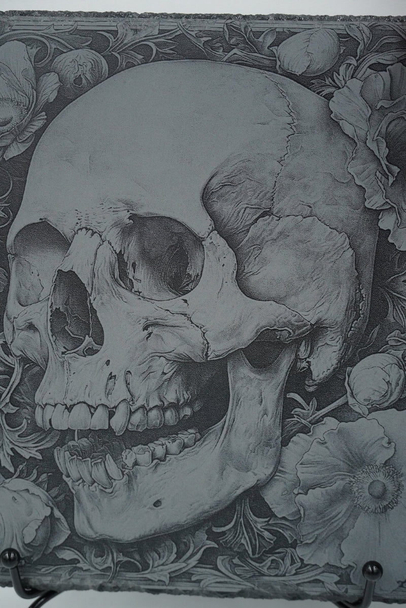 Halloween Untersetzer "Skull" der Zweite im Blumenbett - personalisierbar - RJC - Circle