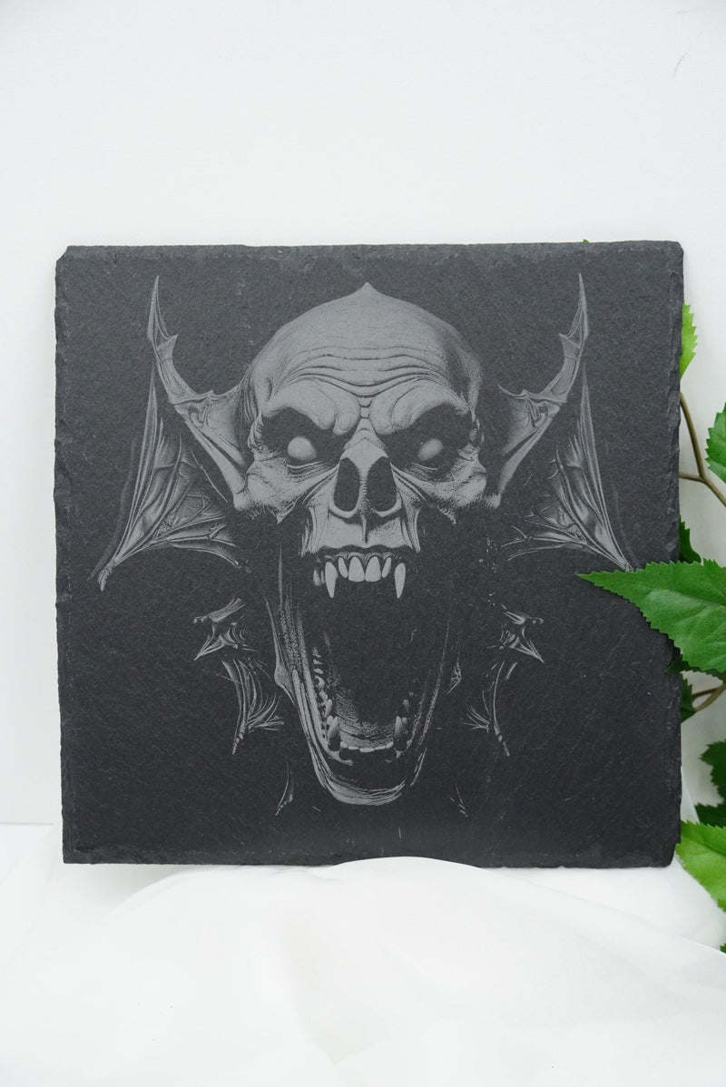 Halloween Vampir Untersetzer aus Schiefer, lokal gefertigt in Niederbayern, personalisierbar