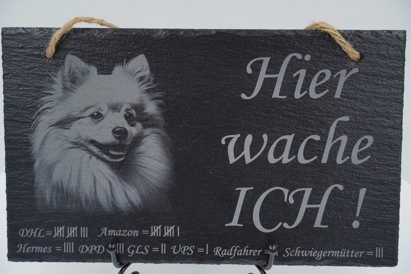 „Hier wache ich“ Schieferschild mit Gravur – Haustier Türschild für Hundehalter - RJC - Circle