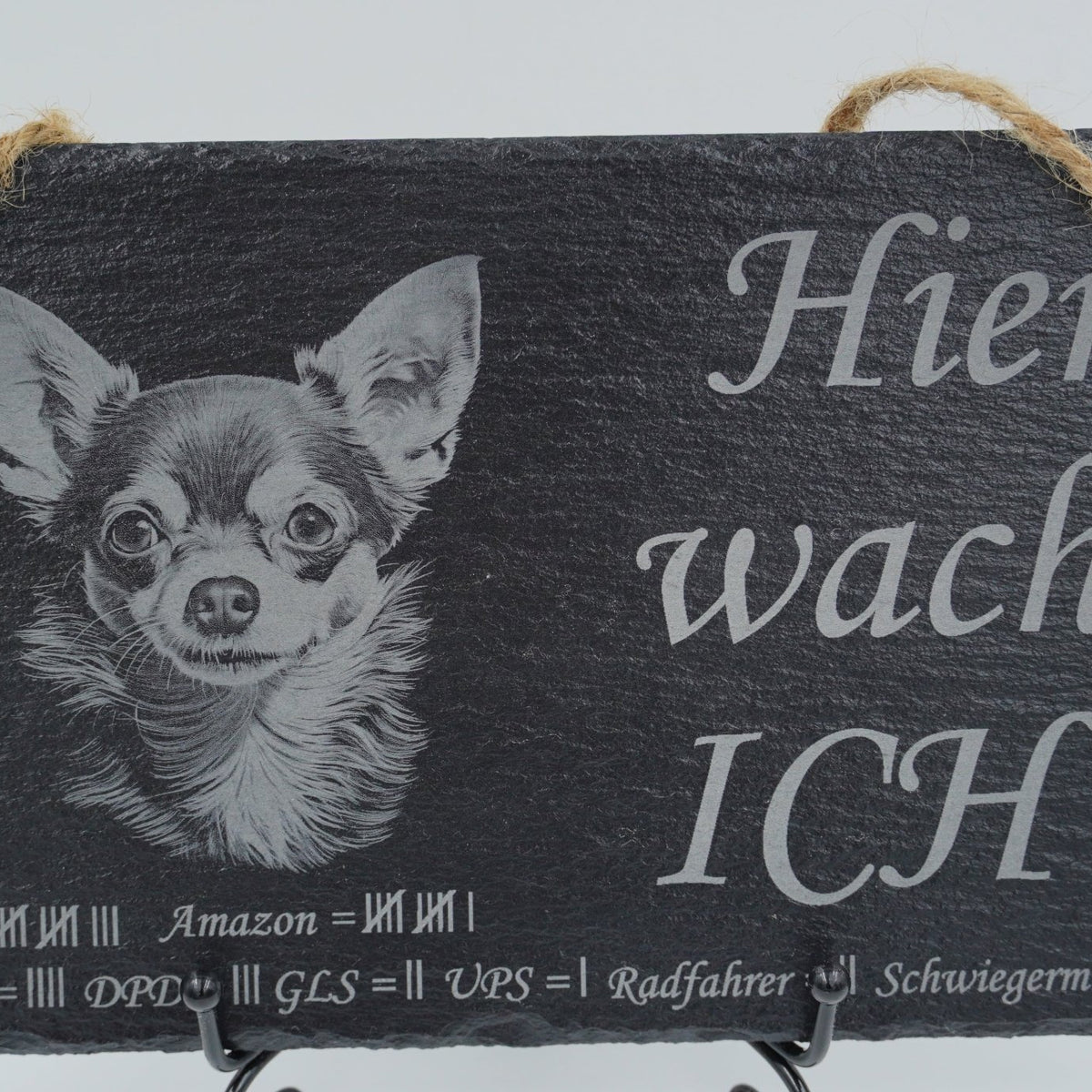 „Hier wache ich“ Schieferschild mit Gravur – Haustier Türschild für Hundehalter - RJC - Circle