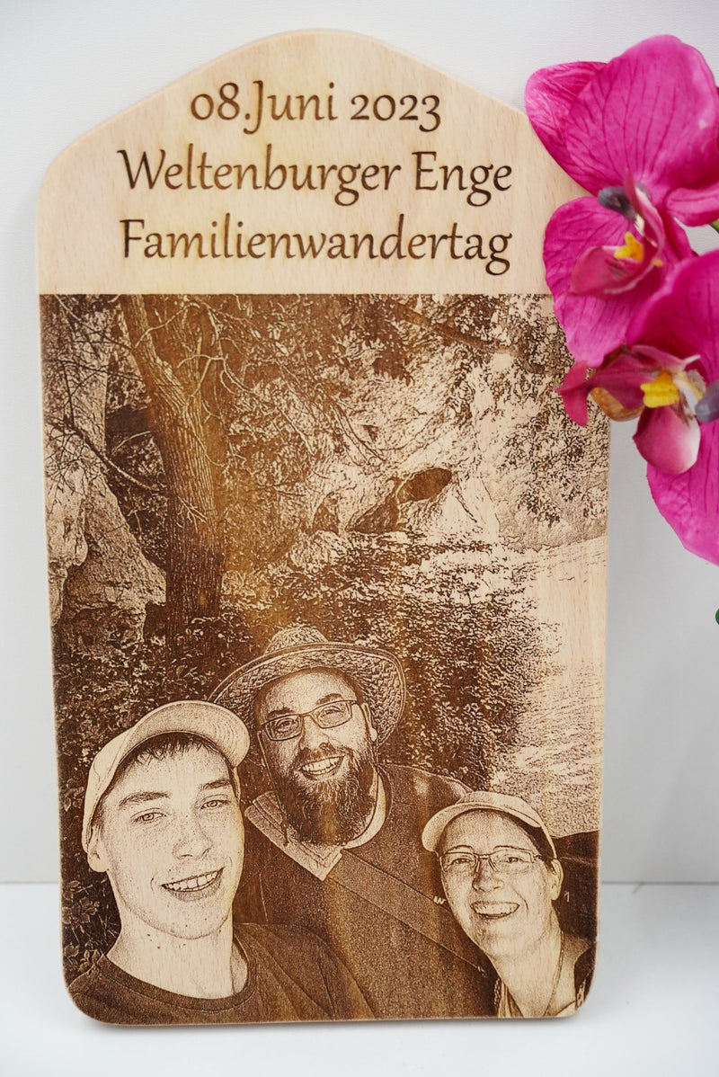 Ihre Fotogravur personalisiert auf Buchenholzbrett - Geburtstag - RJC - Circle