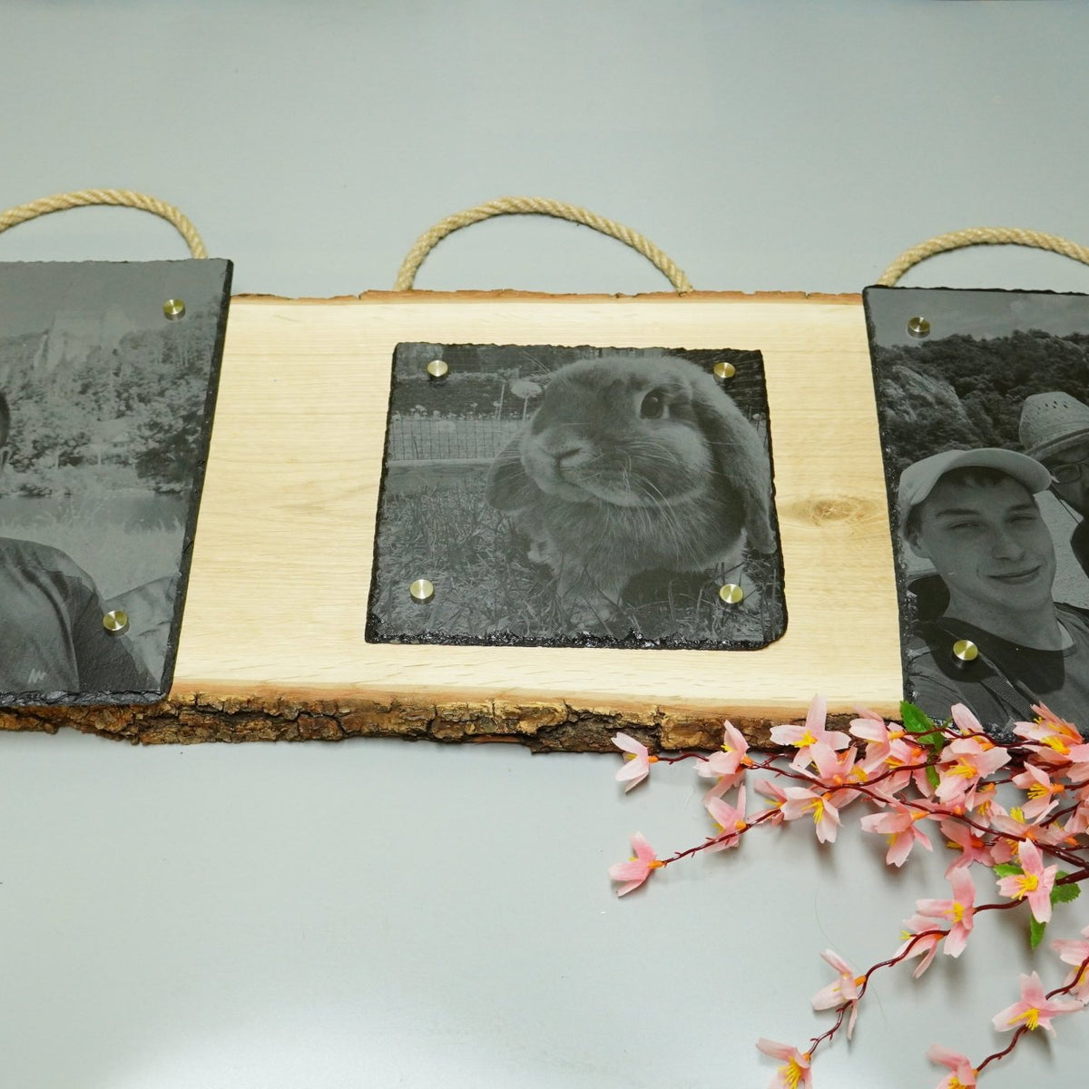 Individuelle Fotogravur auf Schieferplatte ca. 20*20 cm + 2 x 20*30 cm mit rustikaler Holzschwarte längs – Dein Foto als Kunstwerk - RJC - Circle
