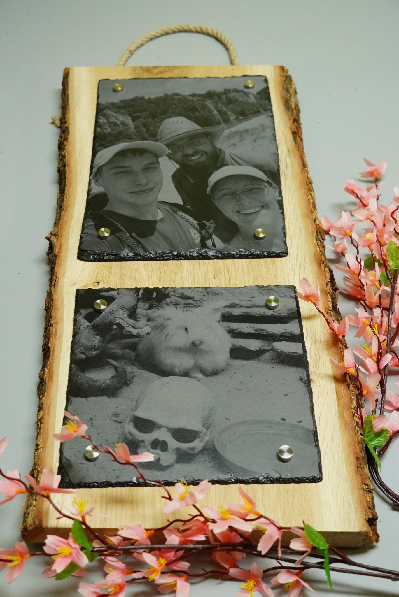 Individuelle Fotogravur auf Schieferplatte ca. 20*20 cm + 20*30 cm mit rustikaler Holzschwarte hochkant – Dein Foto als Kunstwerk - RJC - Circle
