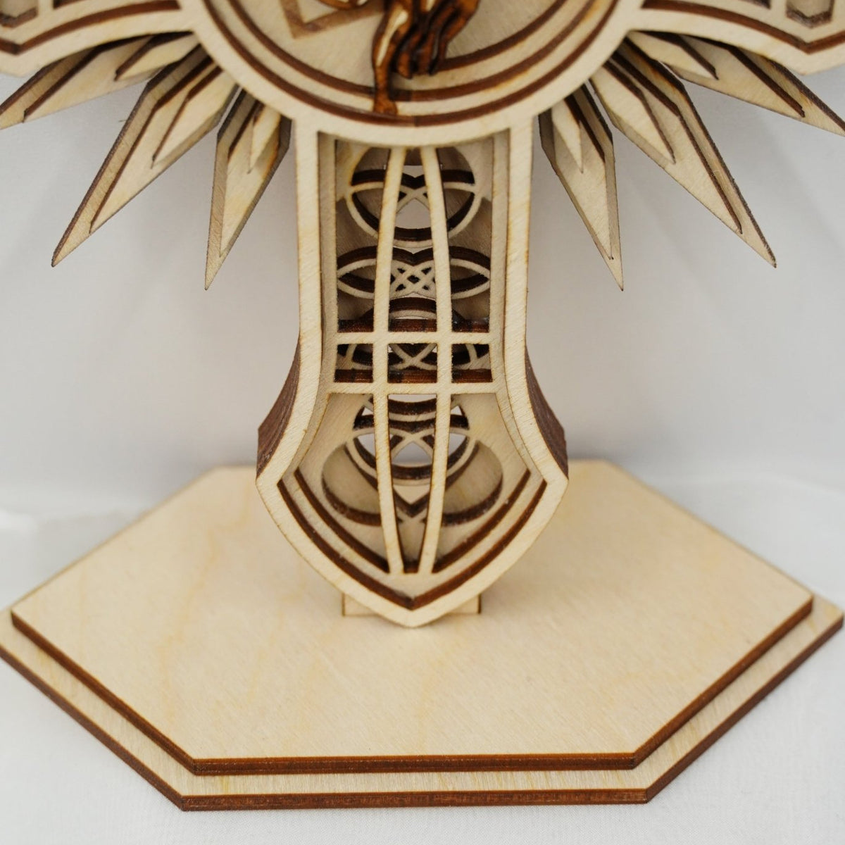 Kreuz Jesus mit Lichtstrahlspitzen, mehrschichtig 3D Effekt - personalisierbar - RJC - Circle