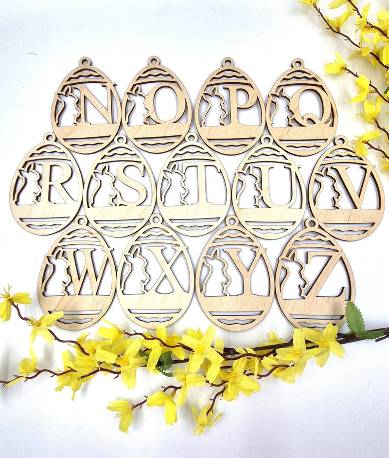 Osterhase Anhänger aus Birken-/Lindensperrholz, personalisierbar N–Z, Lasergravur, handgefertigt in Niederbayern