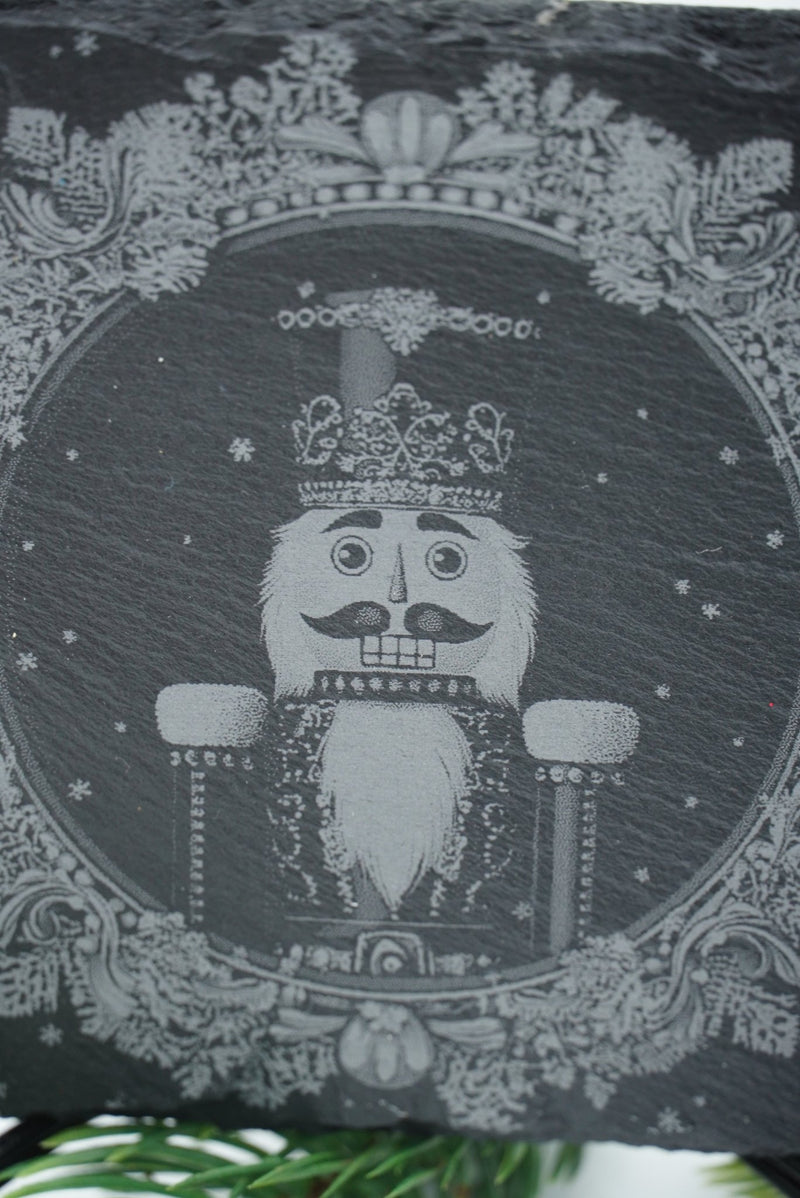 Schieferplatte "Nussknacker mit Ornament" - RJC - Circle