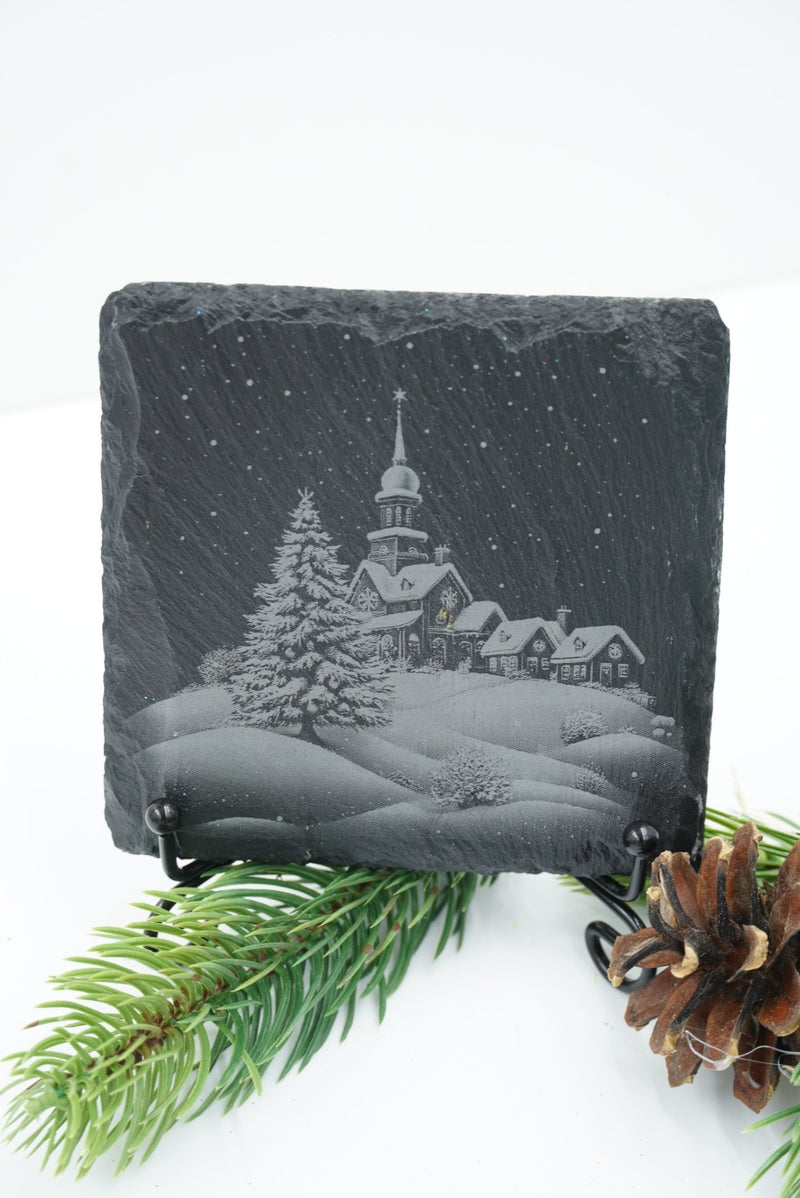 Schieferplatte Ort in Winterlandschaft mit Lasergravur, regional gefertigt in Niederbayern