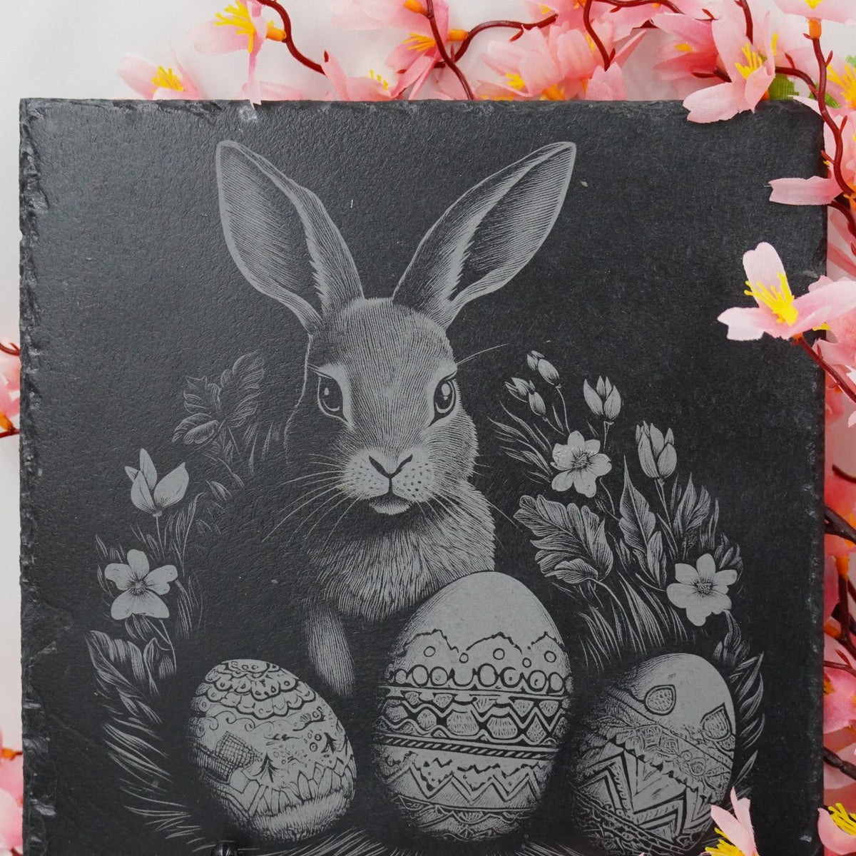 Schieferplatte "Osterhase im Nest" - personalisierbar - RJC - Circle