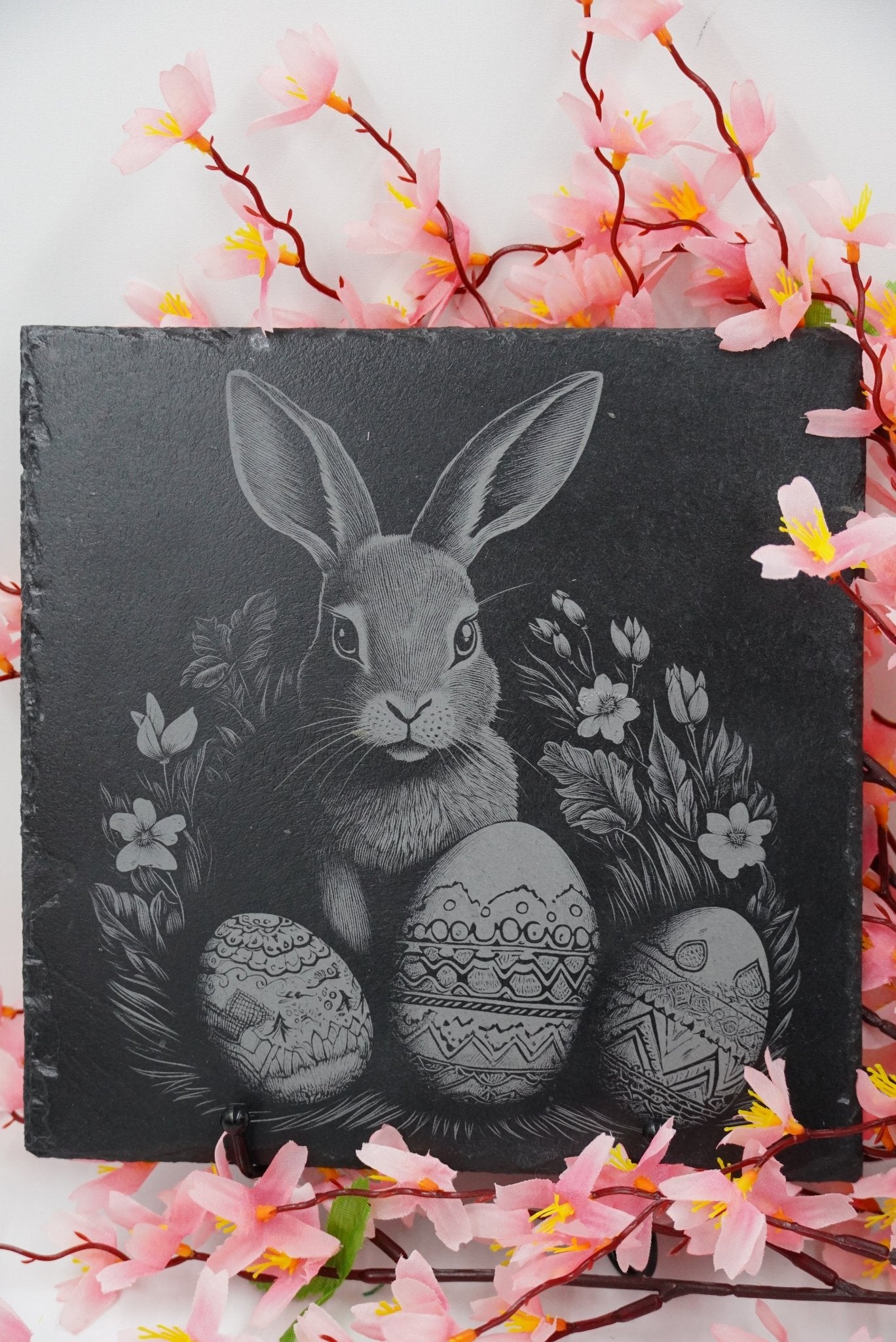 Schieferplatte "Osterhase im Nest" - personalisierbar - RJC - Circle