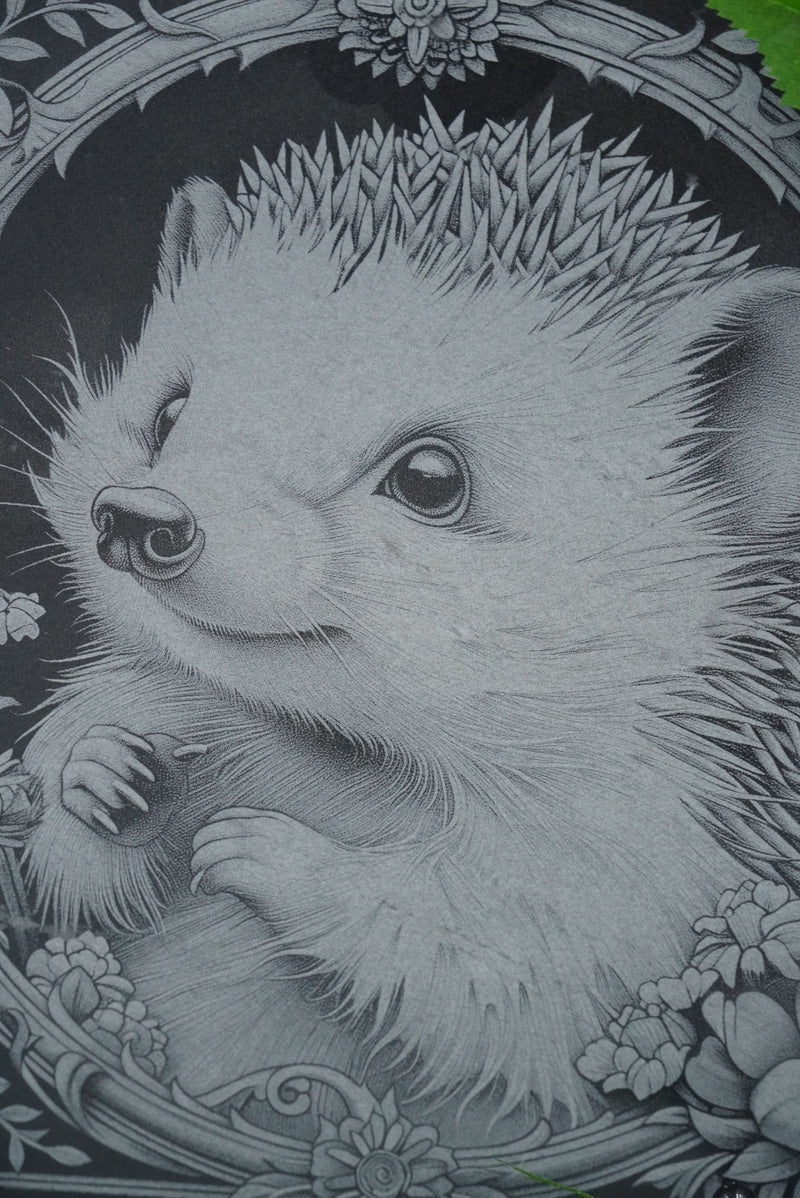 Tier Untersetzer "Igel auf Blumenbett" - personalisierbar - RJC - Circle