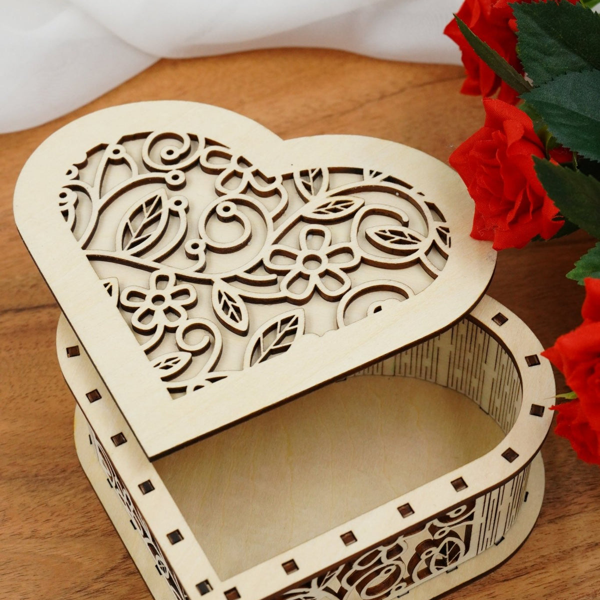 Valentin Geschenkbox Herz groß - personalisierbar - RJC - Circle