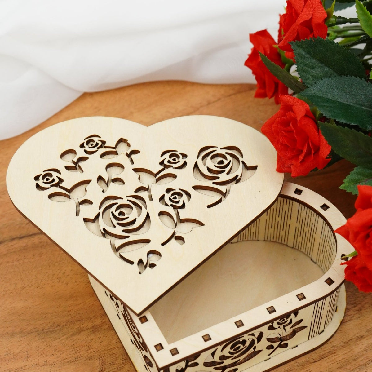 Valentin Geschenkbox Herz groß - personalisierbar - RJC - Circle
