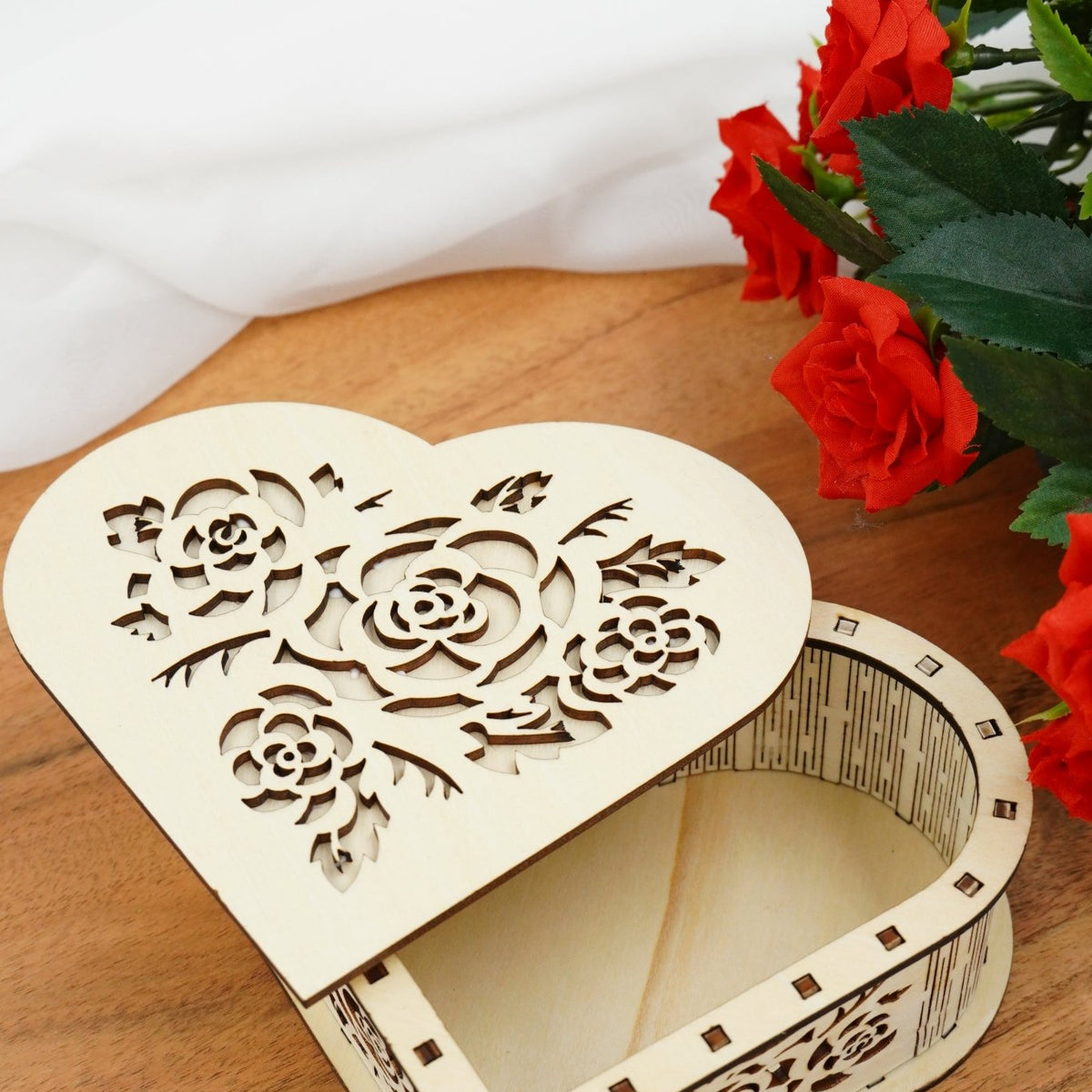 Valentin Geschenkbox Herz groß - personalisierbar - RJC - Circle