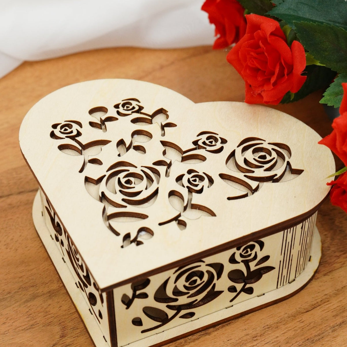 Valentin Geschenkbox Herz groß - personalisierbar - RJC - Circle