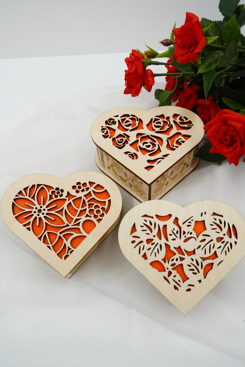 Kleine Herz-Geschenkbox aus Birken-/Lindensperrholz mit Lasergravur, gefertigt in Niederbayern