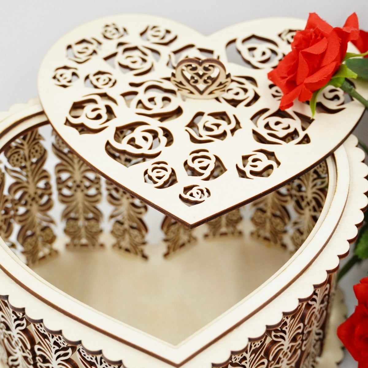 Valentinsbox filigran Rosendeckel - RJC - Circle